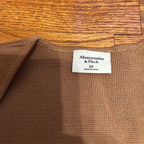 Abercrombie Slim Sweetheart Sweater - Picture 4 of 5